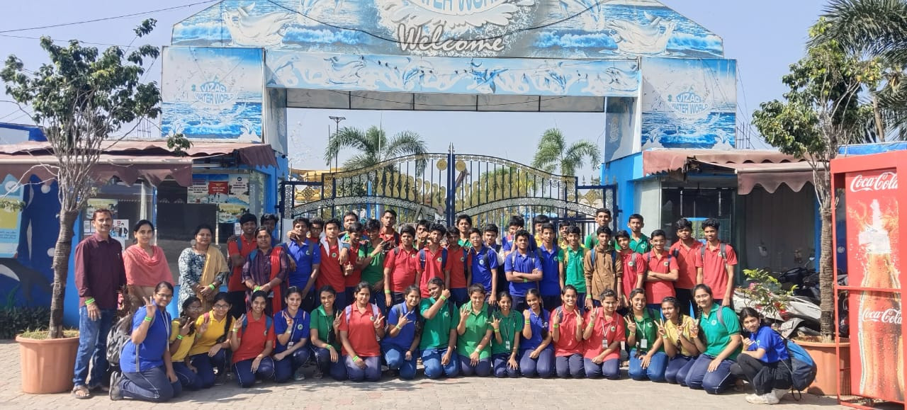 Class 10's Fun in the Waves: A Splashing Good Time