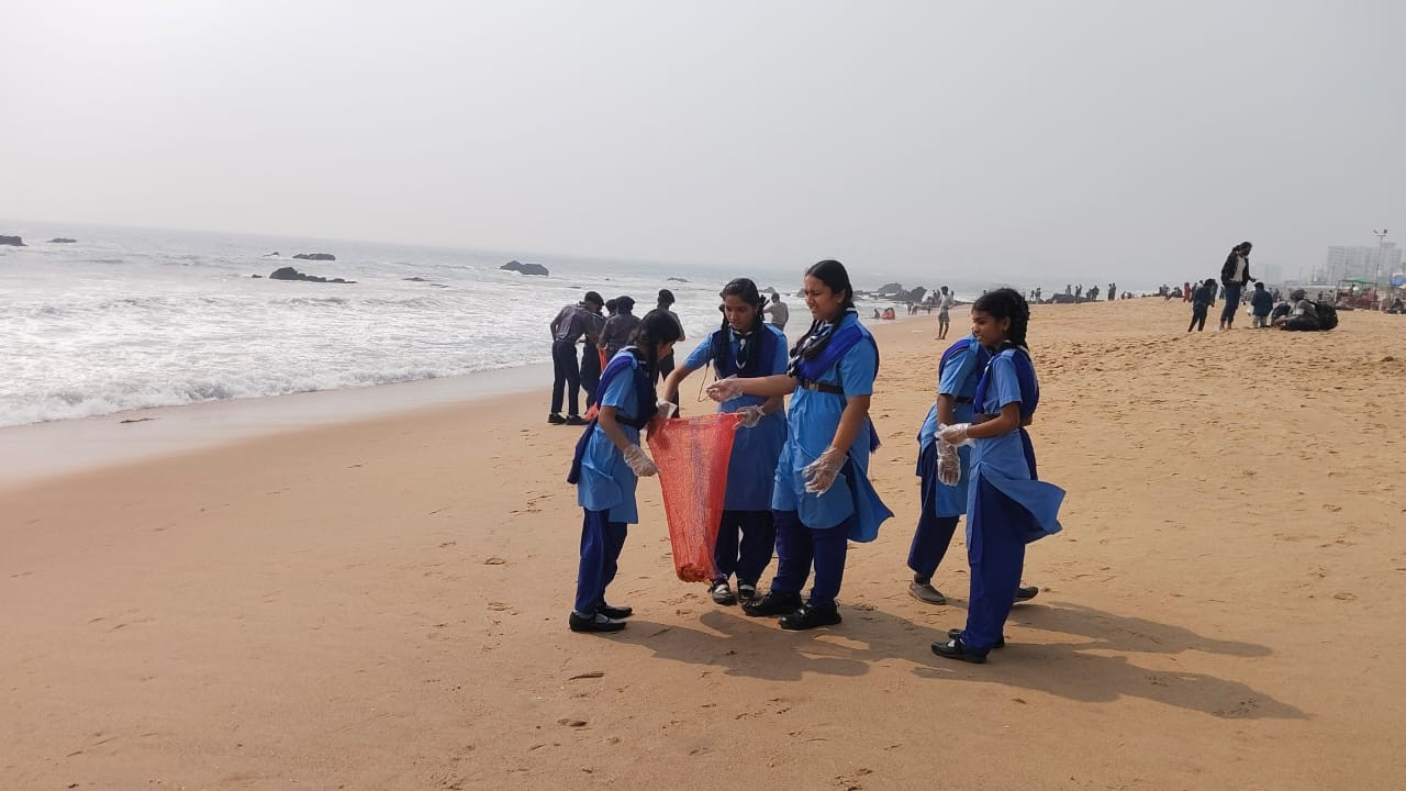 Scouts & Guides: Beach Warriors for Tomorrow